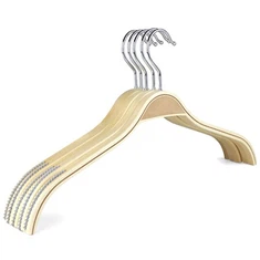 Obešalniki iz brezovega lesa